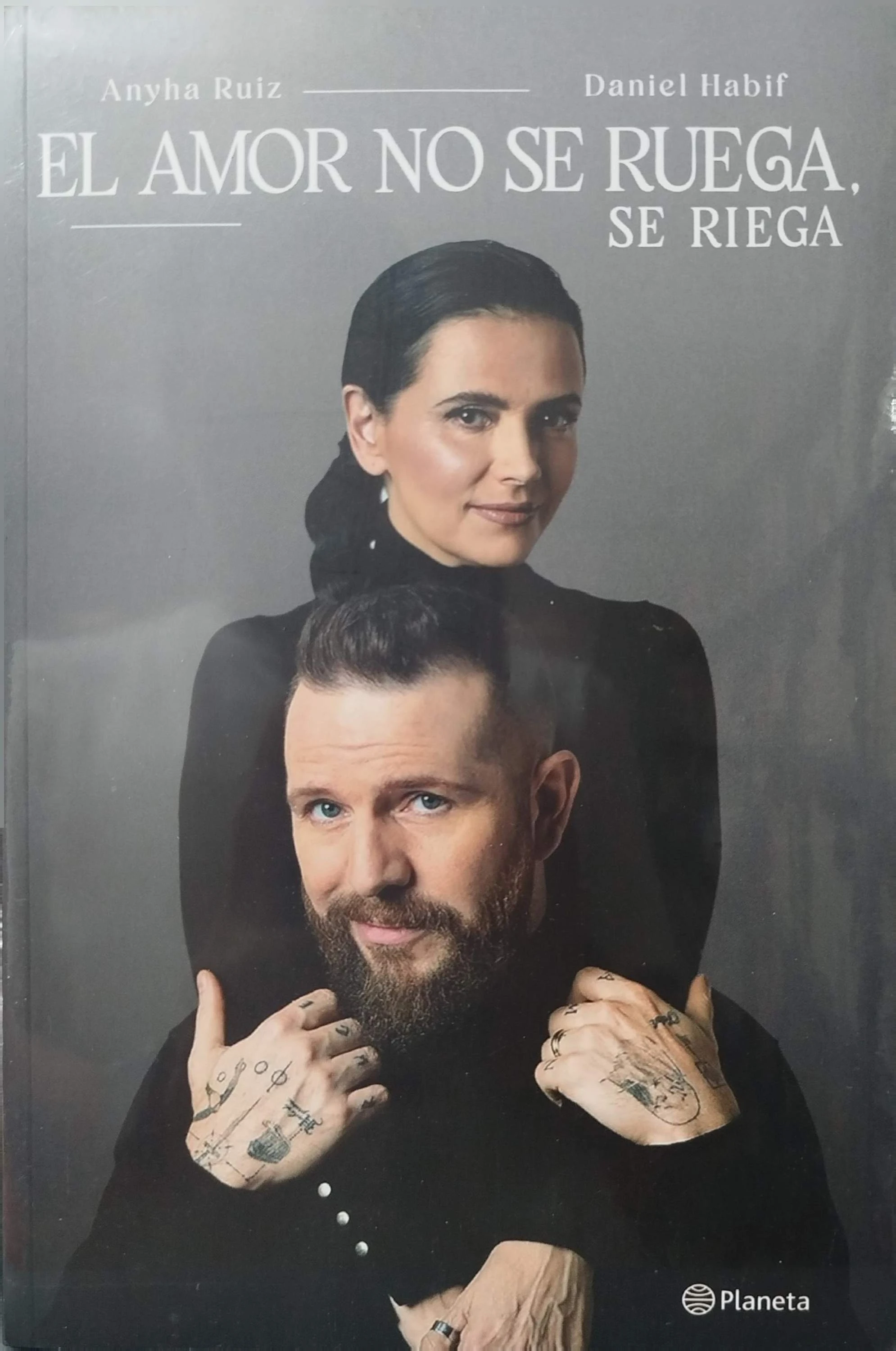 EL AMOR NO SE RUEGA SE RIEGA 