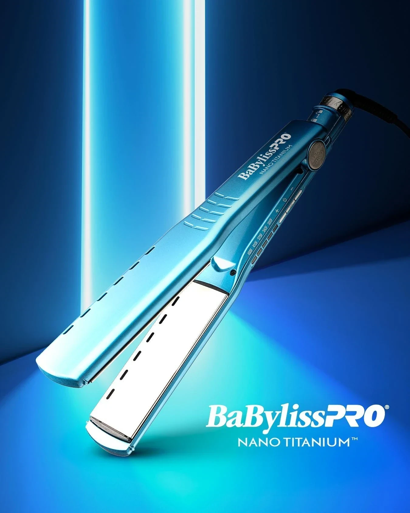 PLANCHITA BABYLISS PRO NANO TITANIUM BNT4091TUZ - 1 1/4 32mm