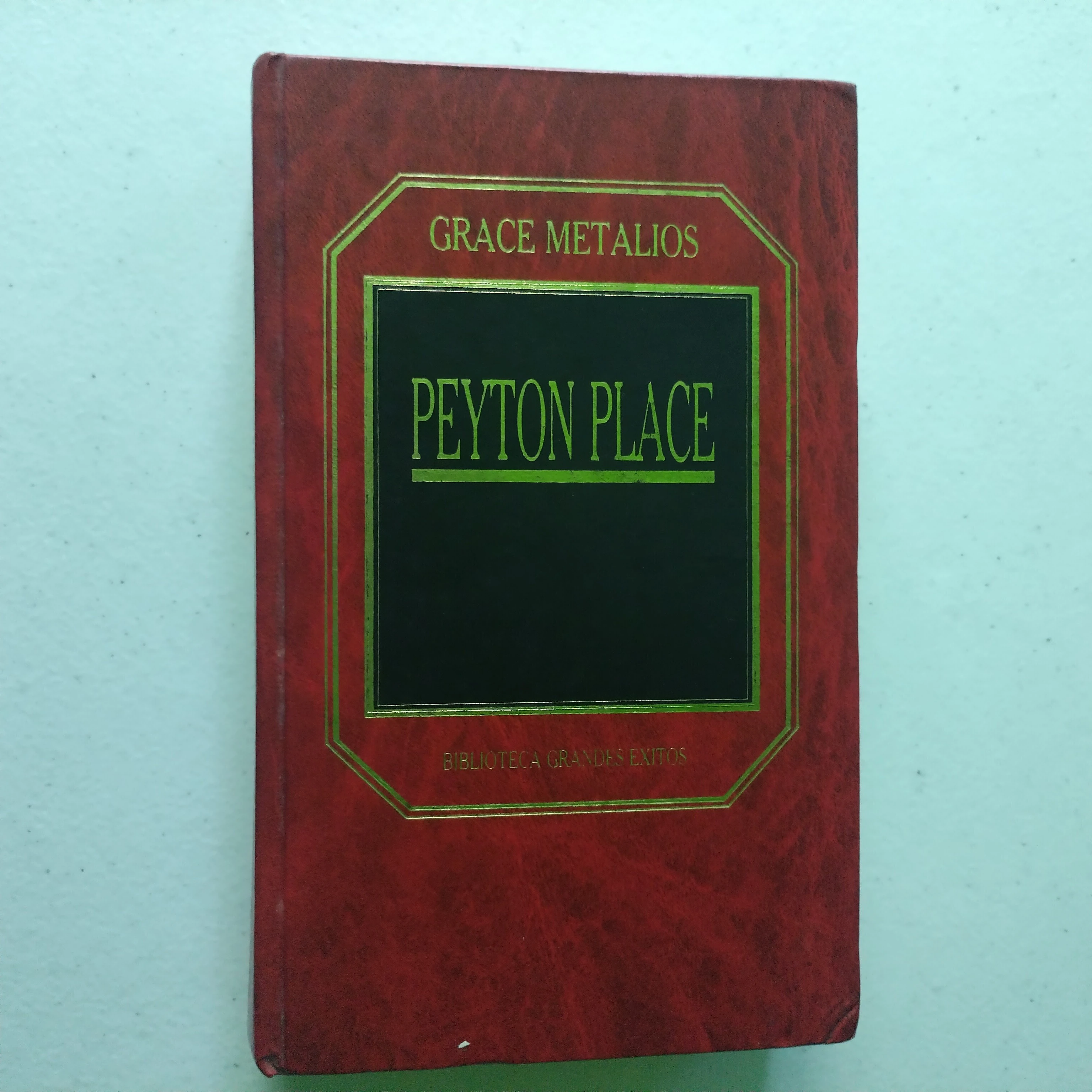 Peyton Place, Grace Metalios, usado