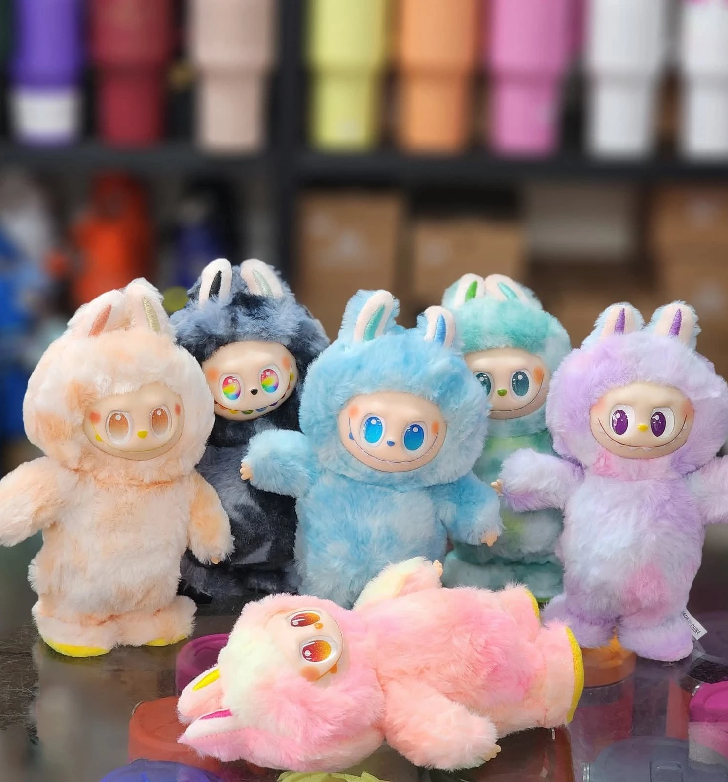 PELUCHE LA BUBU CAMINA