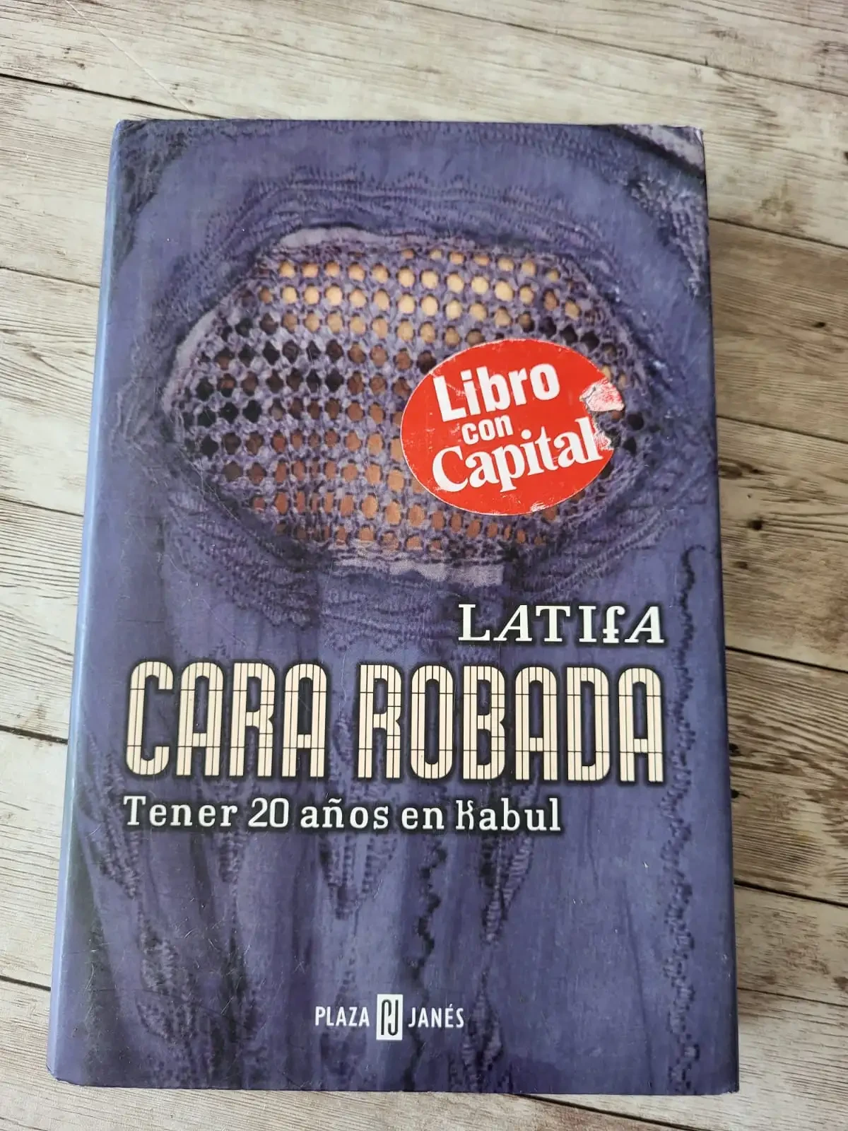 Cara robada / Latifa / Autobiografia