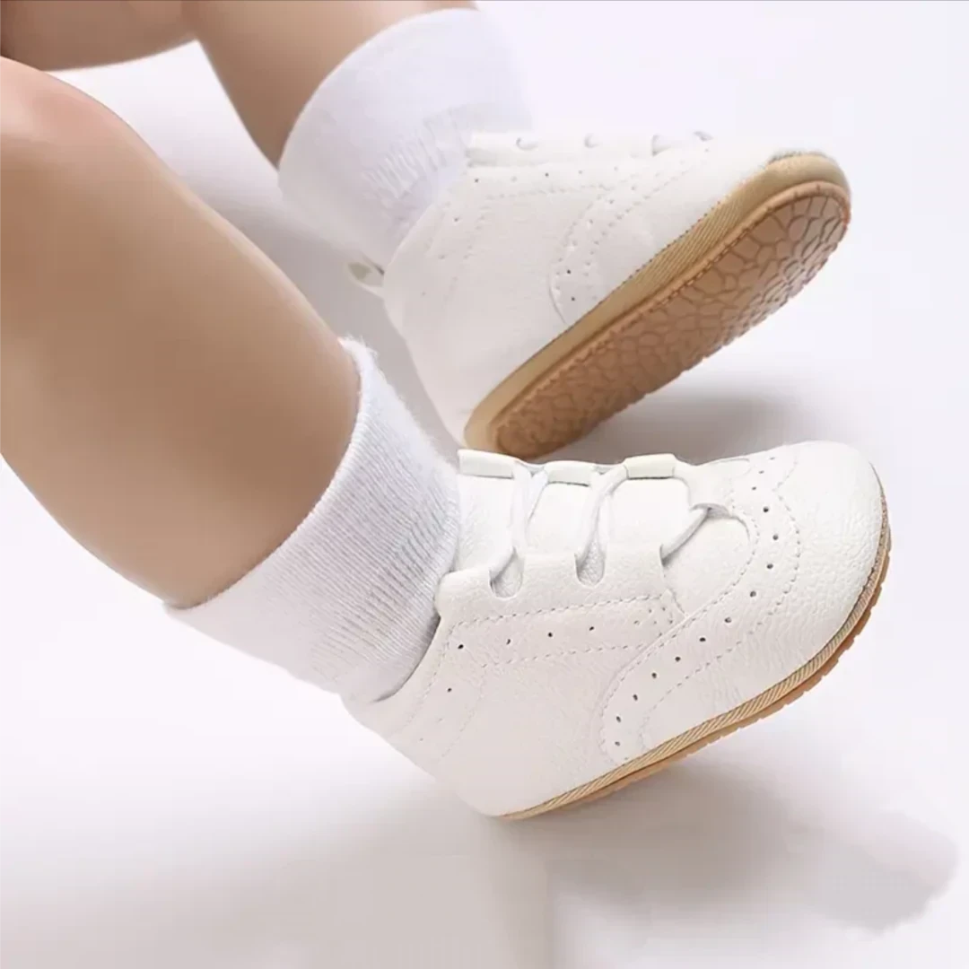 ZAPATITOS BLANCO CORDONES
