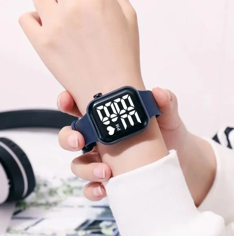 RELOJ DIGITAL CUADRADO  4
