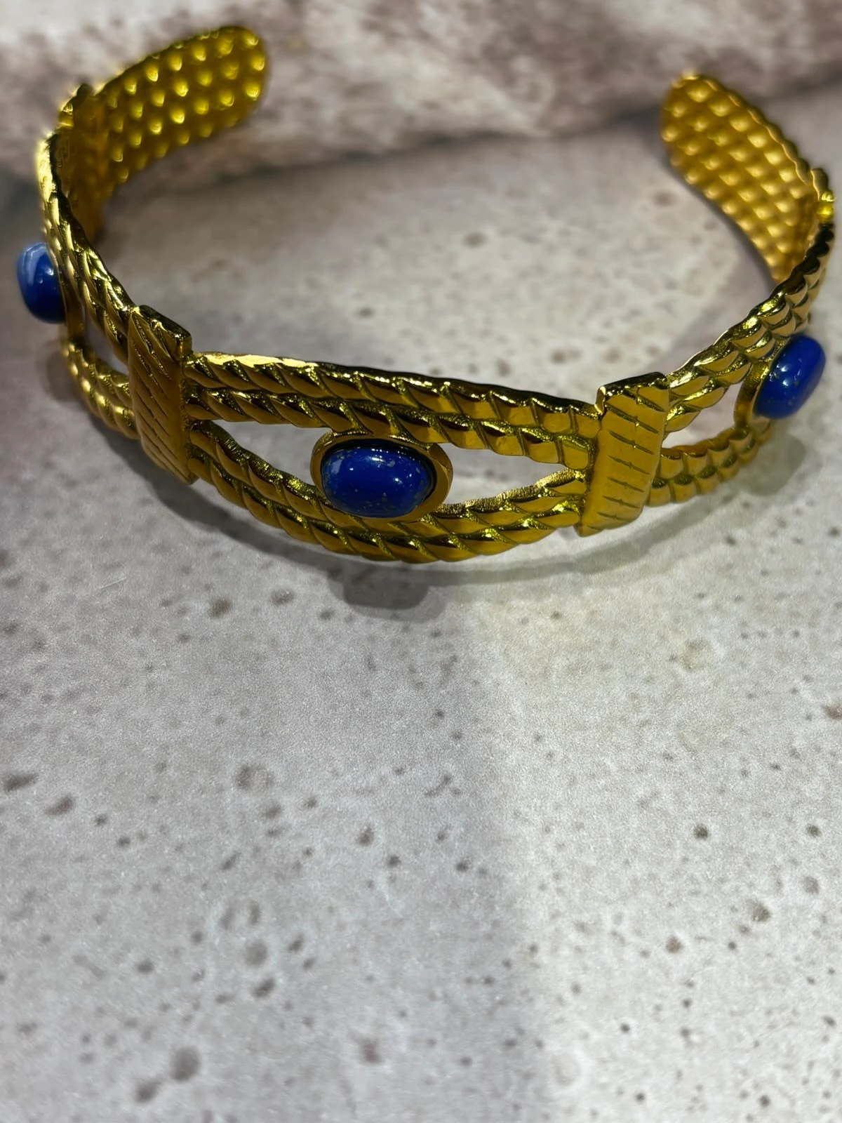 brazalete acero con enchape en oro 