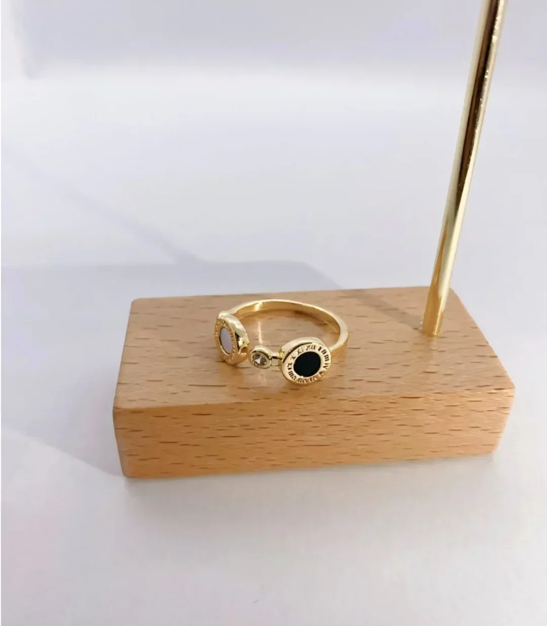 Anillo sencillo números romanos 