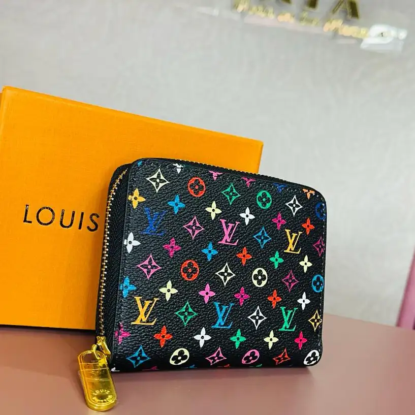 Louis Vuitton  2