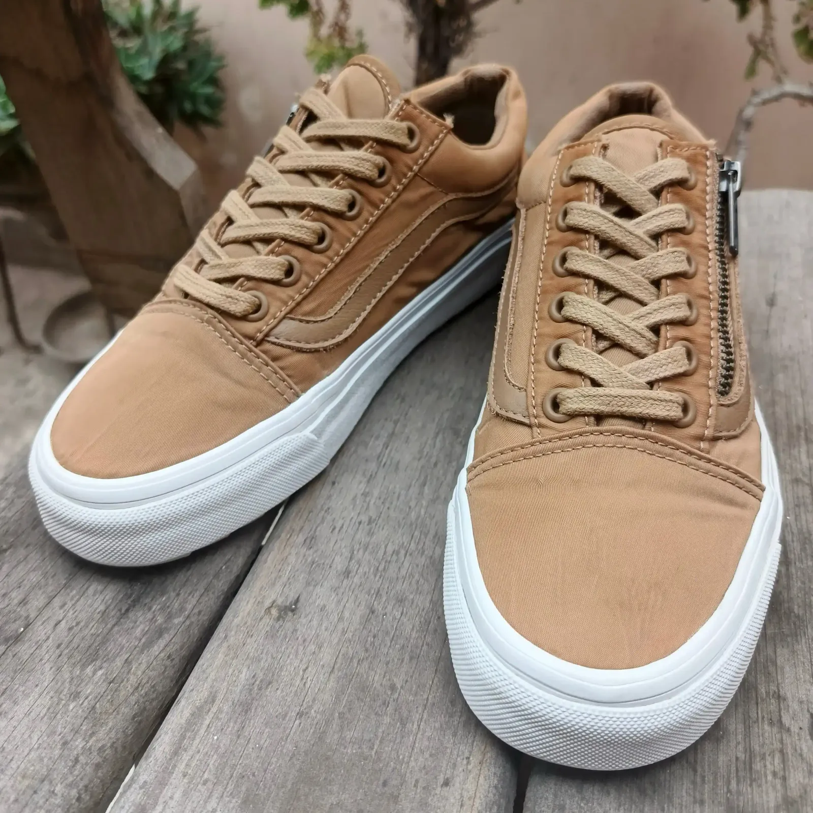 Vans 2