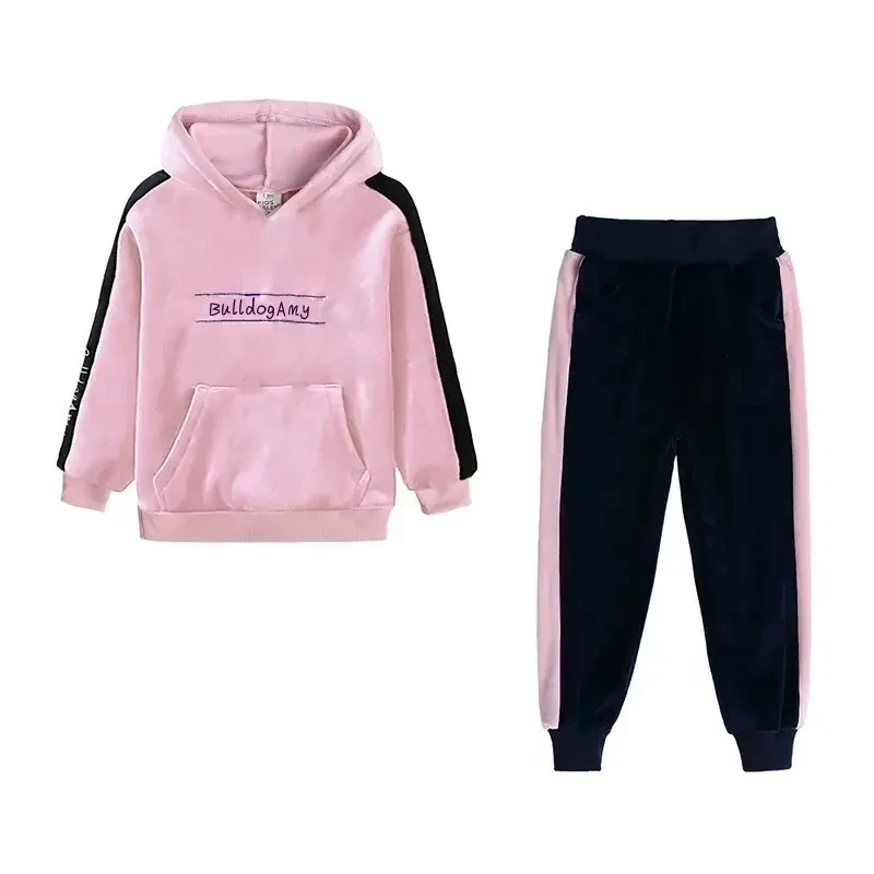 CONJUNTO DEPORTIVO NIÑA 2