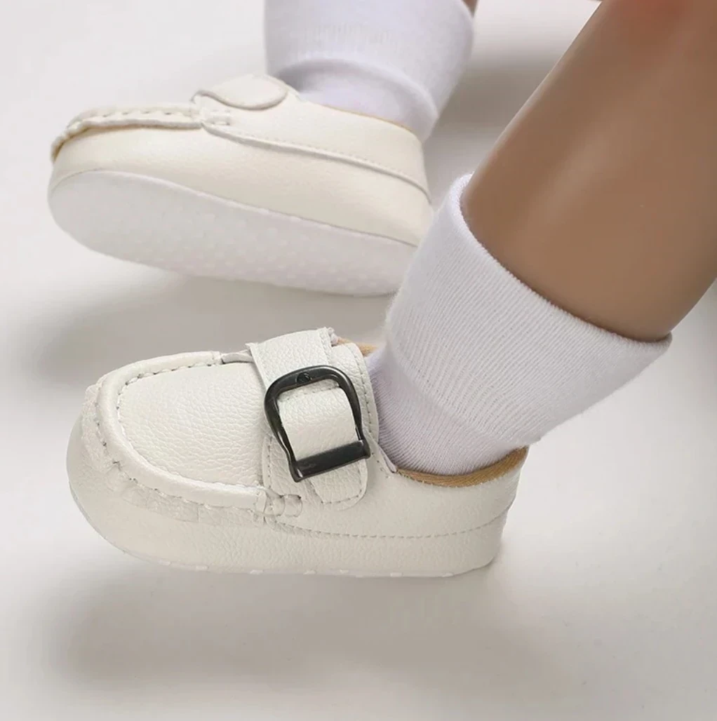 ZAPATITOS BLANCO MOCASÍN 