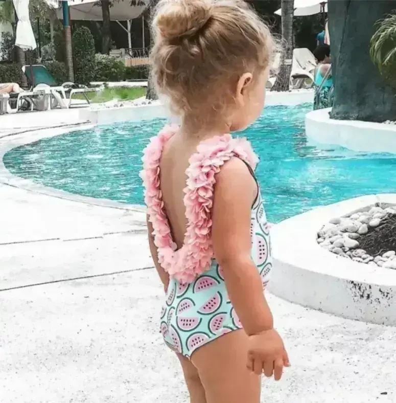 TRAJE DE BAÑO NIÑA 3
