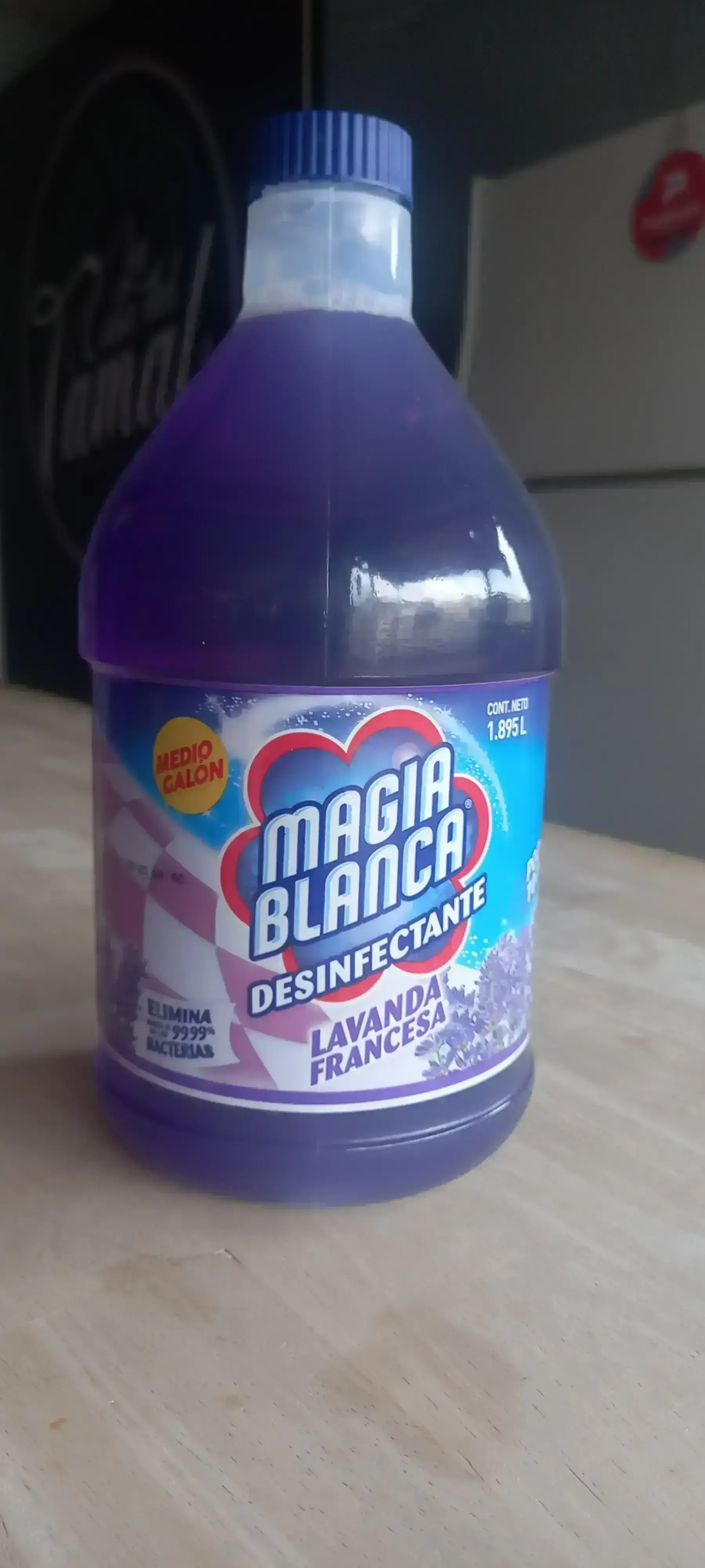Desinfectante magia blanca medio galón