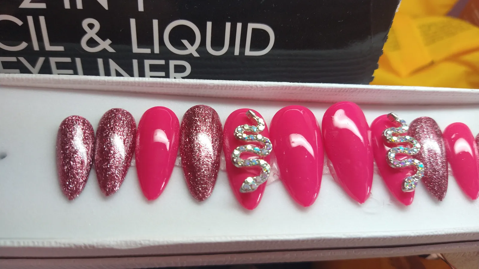 Uñas vibora rosa 2