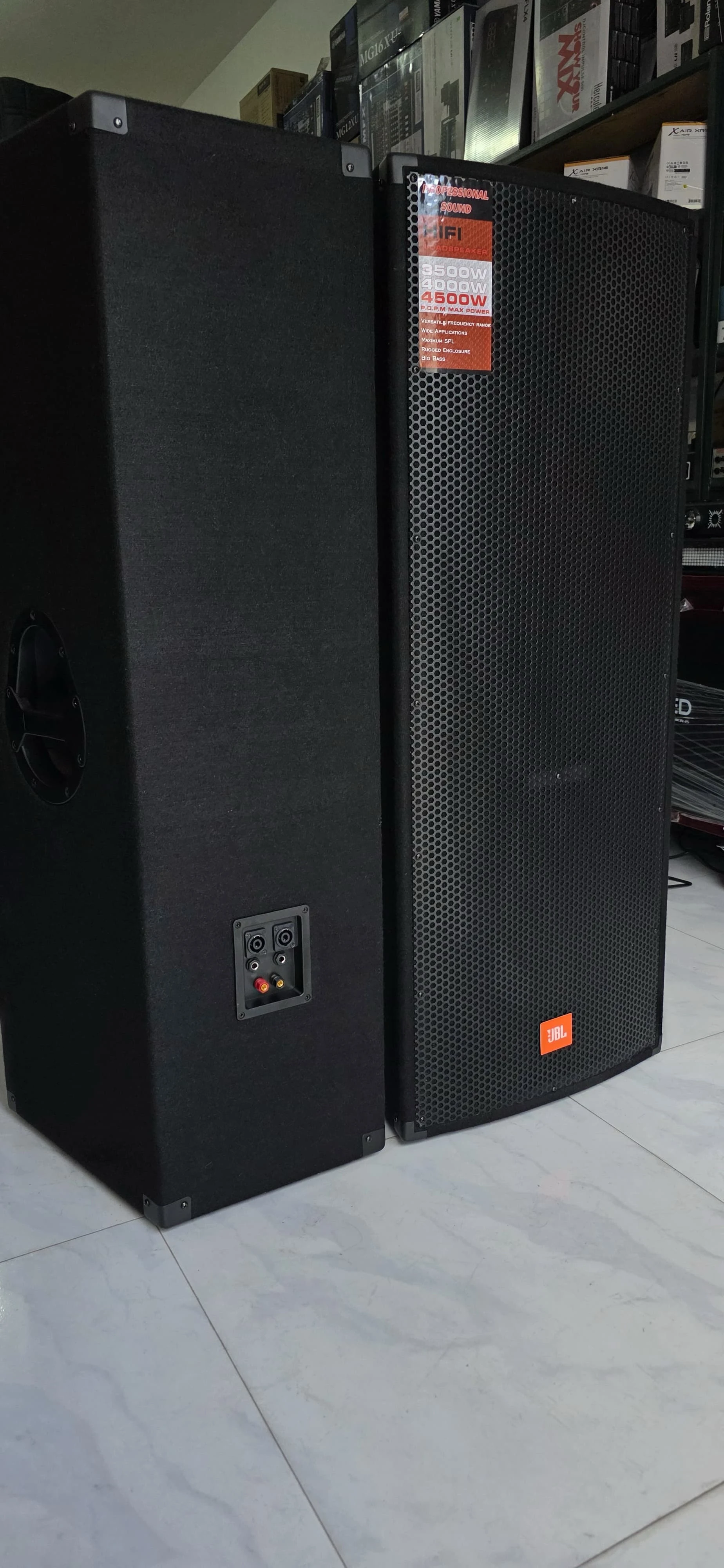  PARLANTES DOBLES JBL DE 15 PULGADAS JRX-200 De 4500W.  PRECIO: 4300BS EL PAR  ENVIOS PARA TODA BOLVIA 2