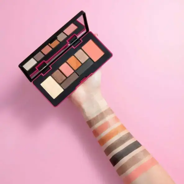 Paleta de maquillaje cheek & eyes para mejillas, ojos y cejas studio look 10.5 g de Cyzone 2