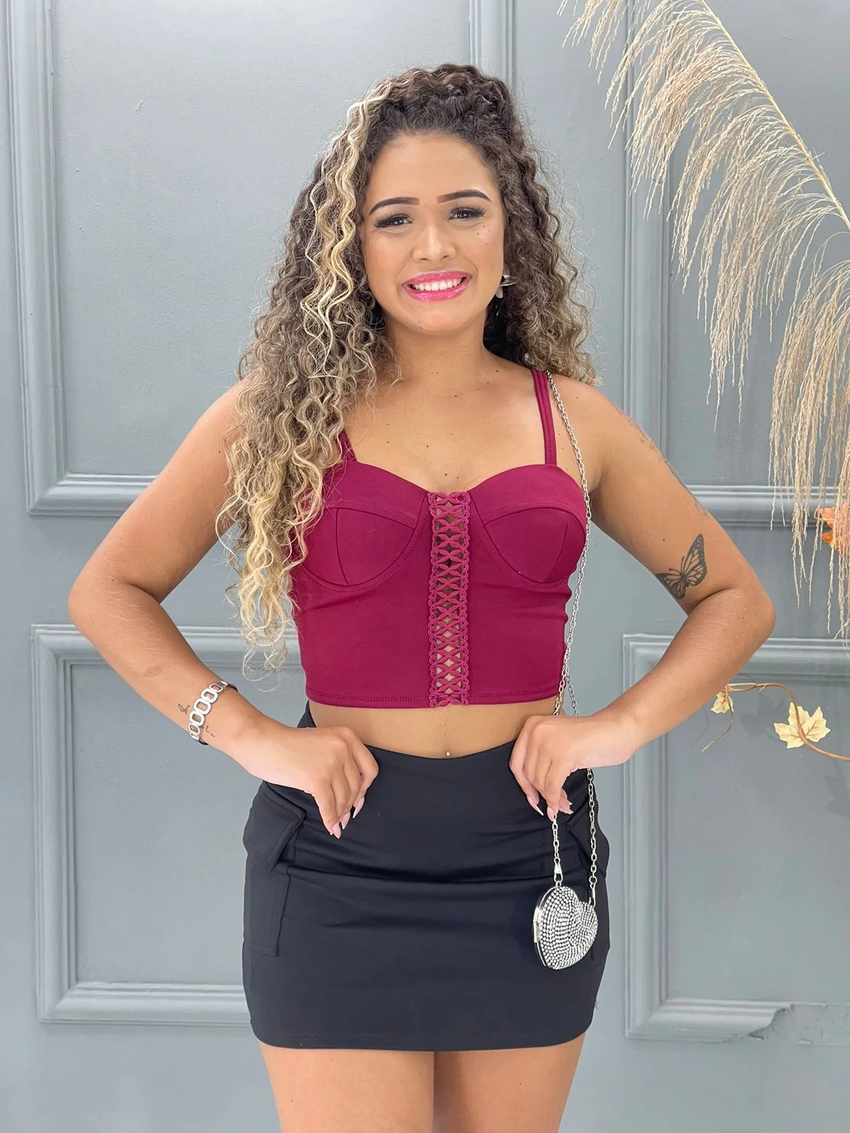 SAIA CARGO COM SHORT POR BAIXO 9