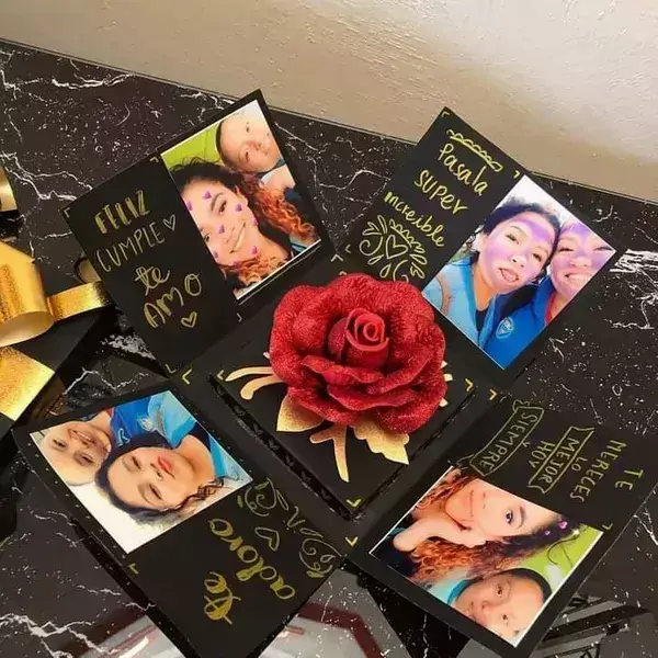 Caja con rosa 