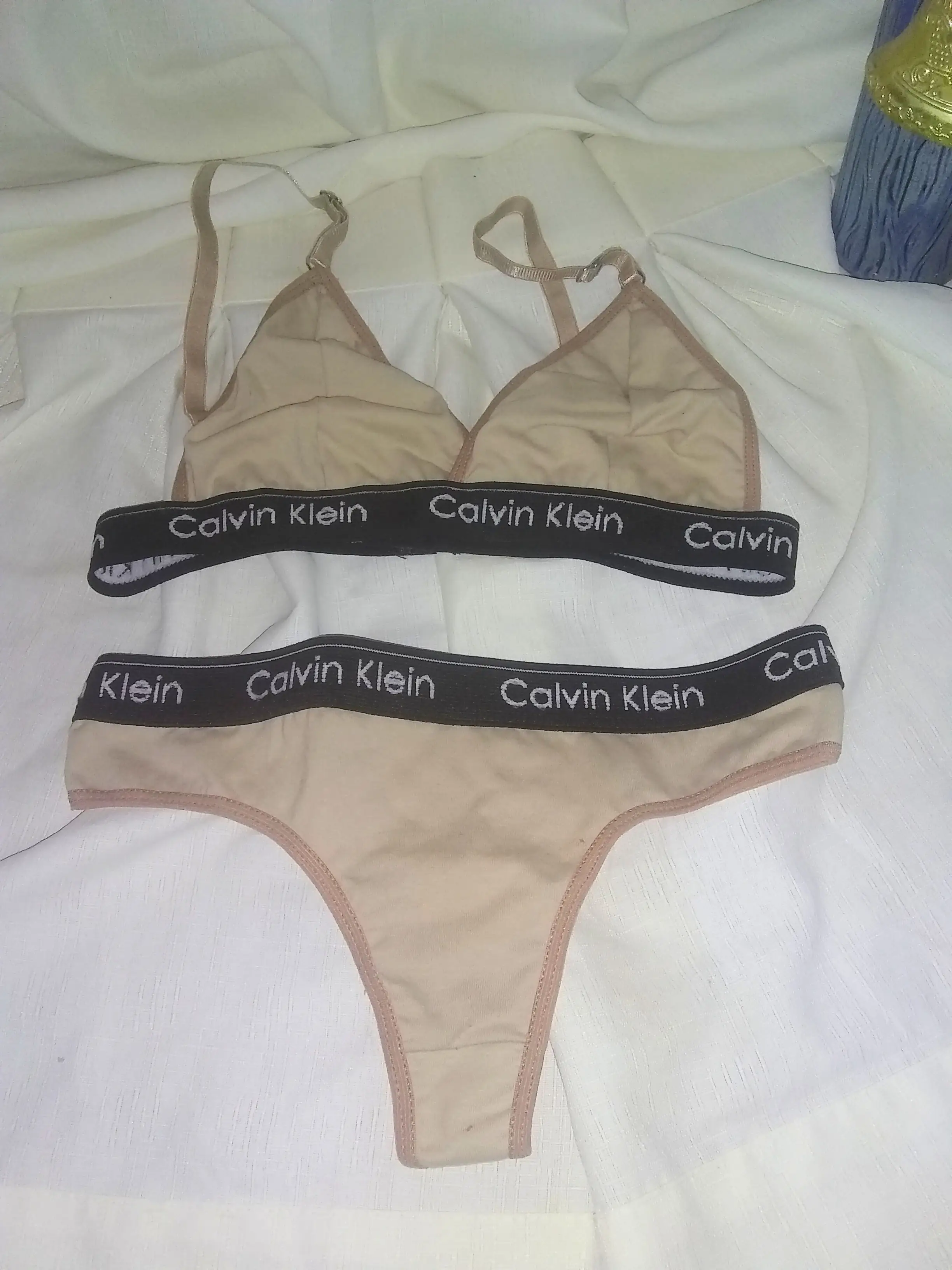Conjunto Calvin Klein hasta el 100 x6 unidades 3