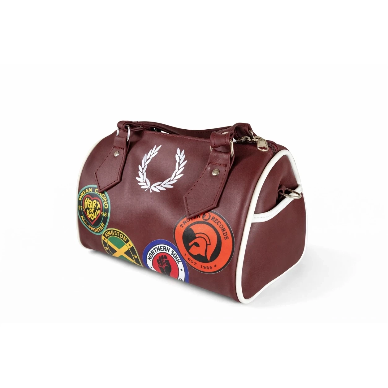 Bolso estilo baúl vinotinto 