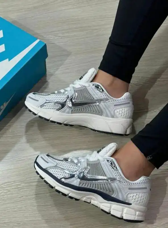 NIKE ZOOM VOMERO