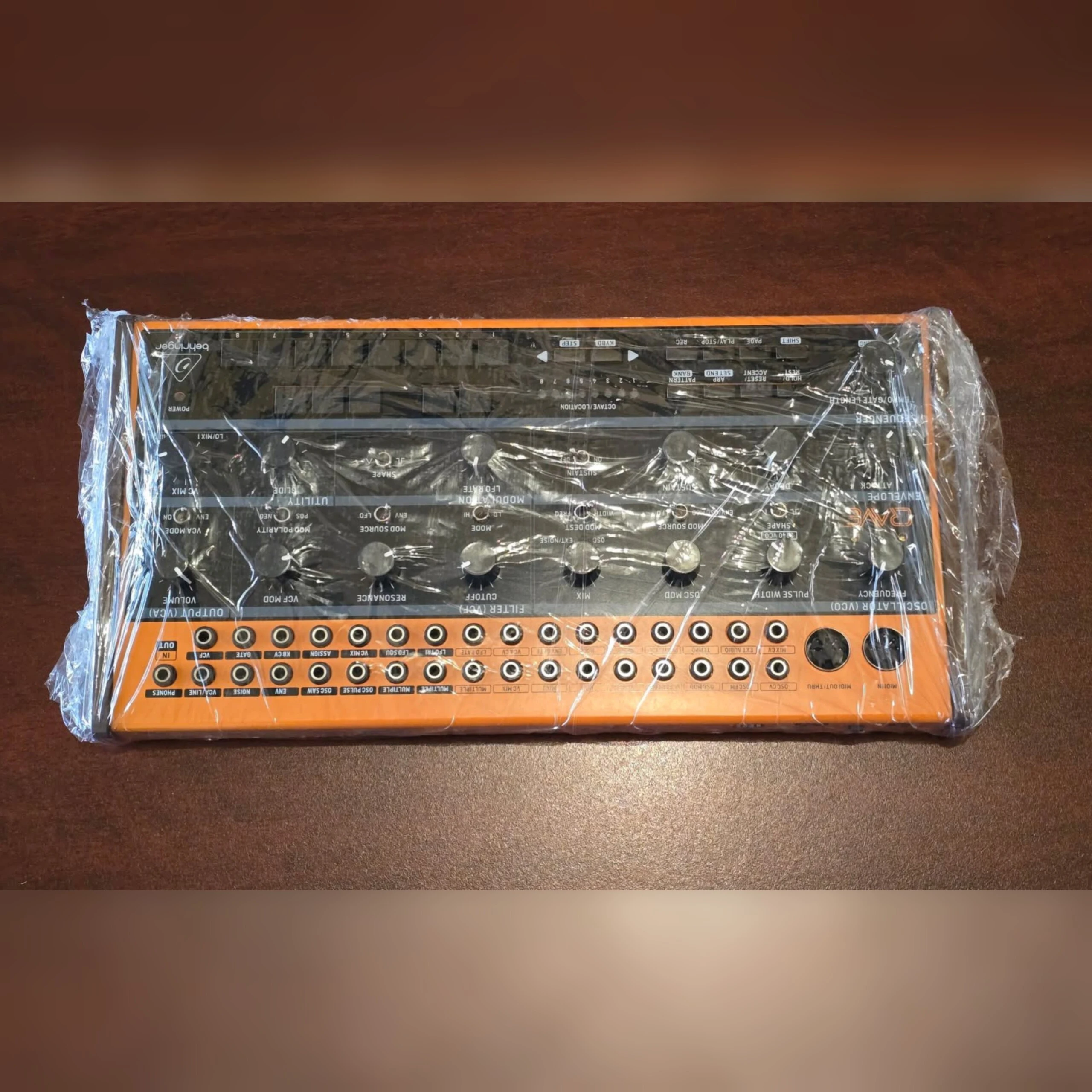 CRAVE BEHRINGER 2