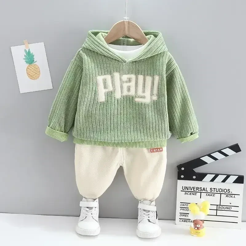 CONJUNTO CON CAPUCHA 