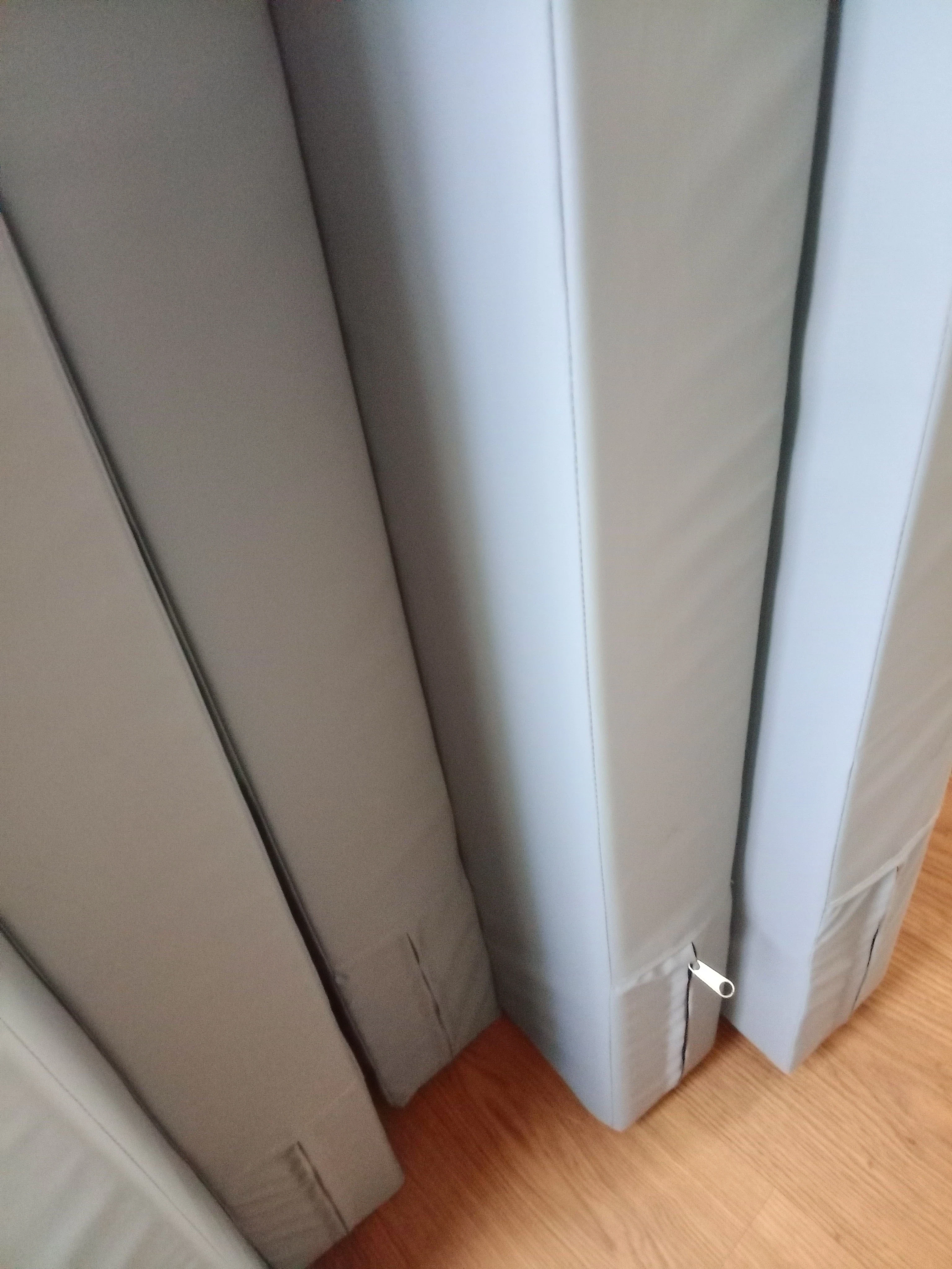 Almohadon color gris claro