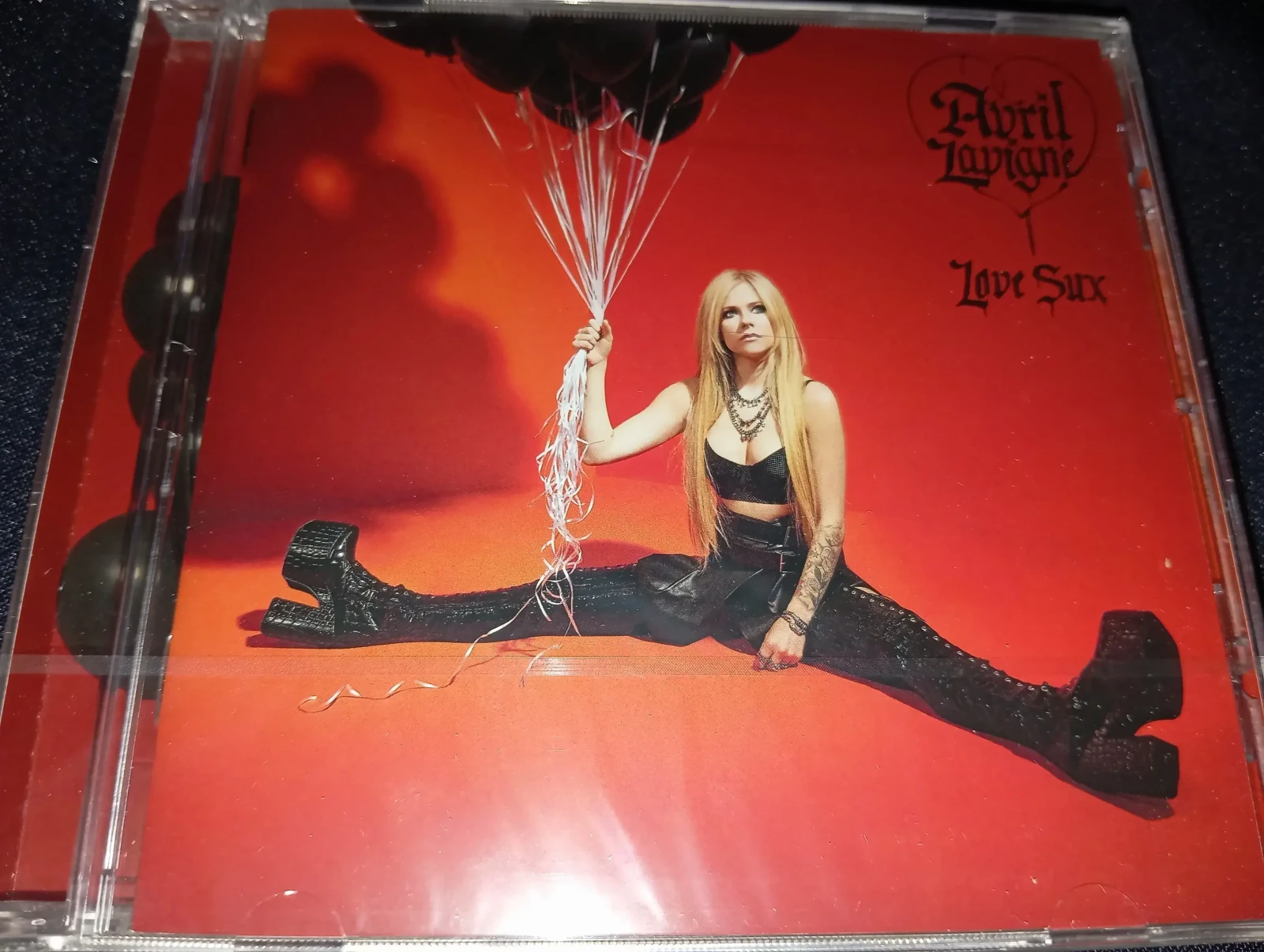 Avril Lavigne - Love Sux (GERMANY)