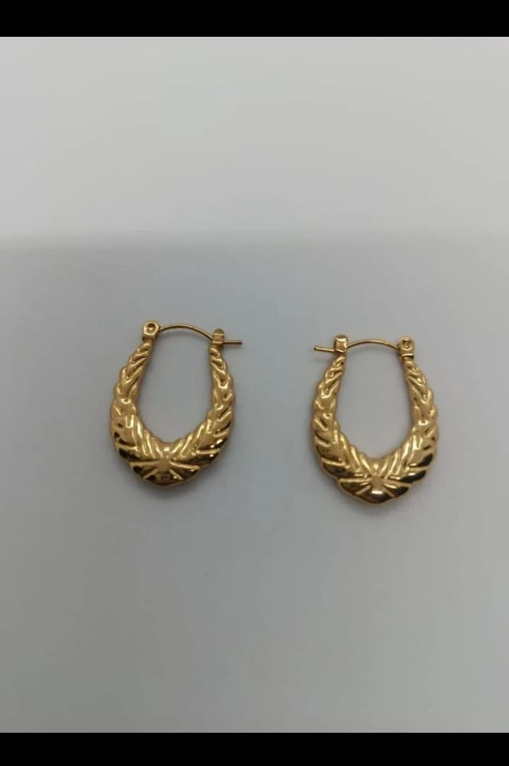 Zarcillos con diseños casuales  4