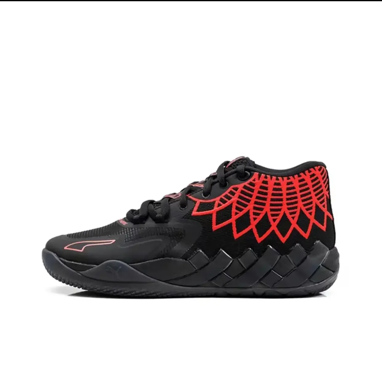 Lamelo Ball color negro y rojo