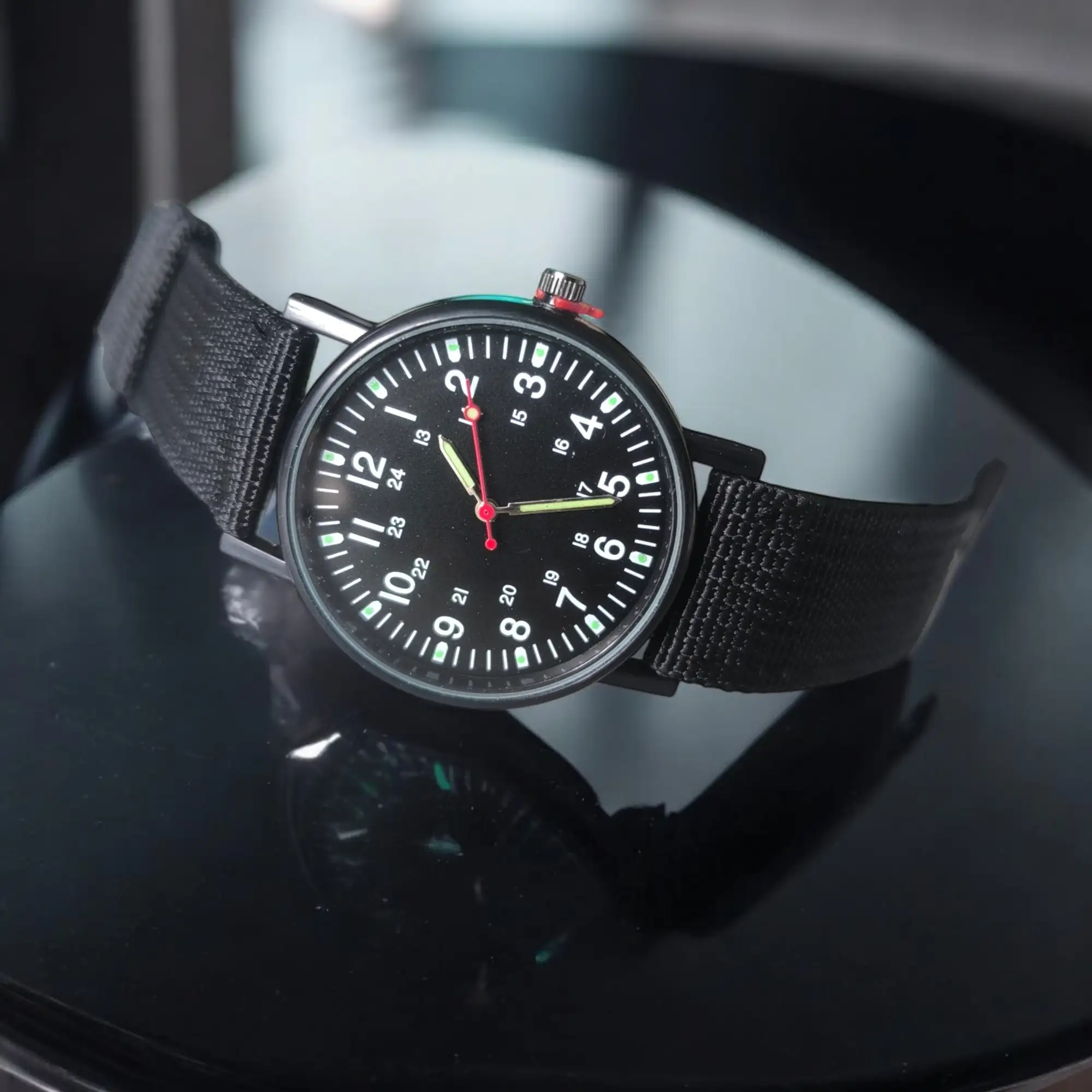Reloj redondo negro l 4