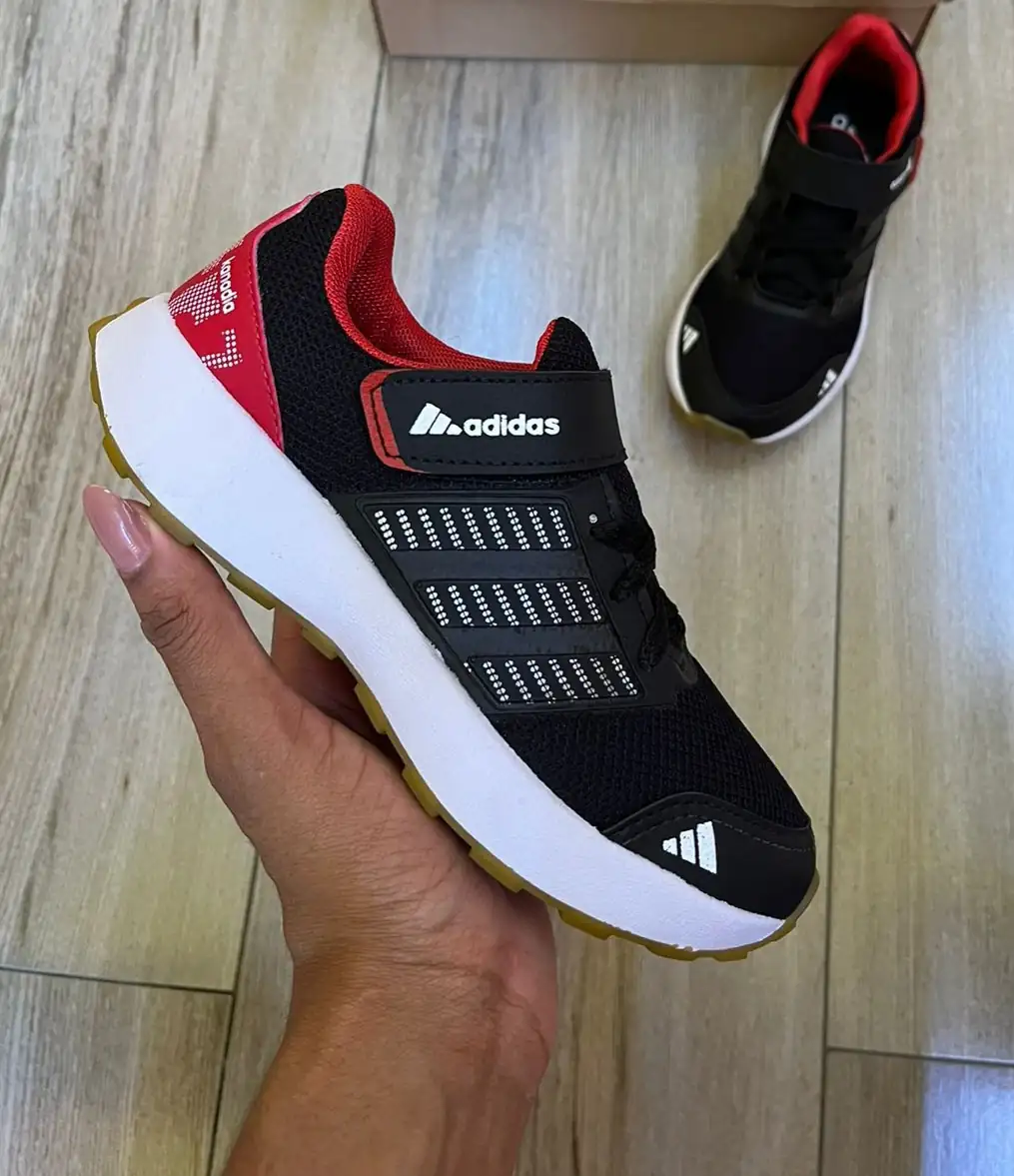 TÊNIS ADIDAS KANADIA 