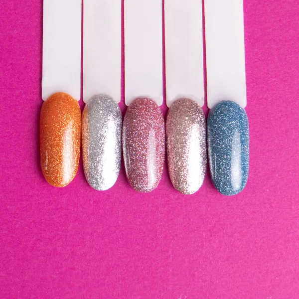 Uñas postizas