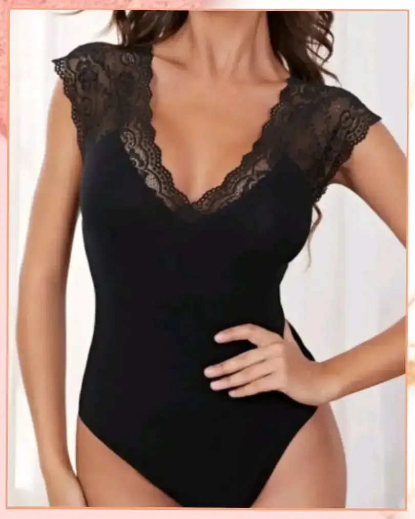 M - Body con mangas de encaja. Negro. 
