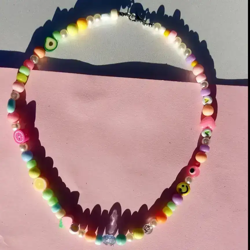 Collar aesthetic con varias piedras  2