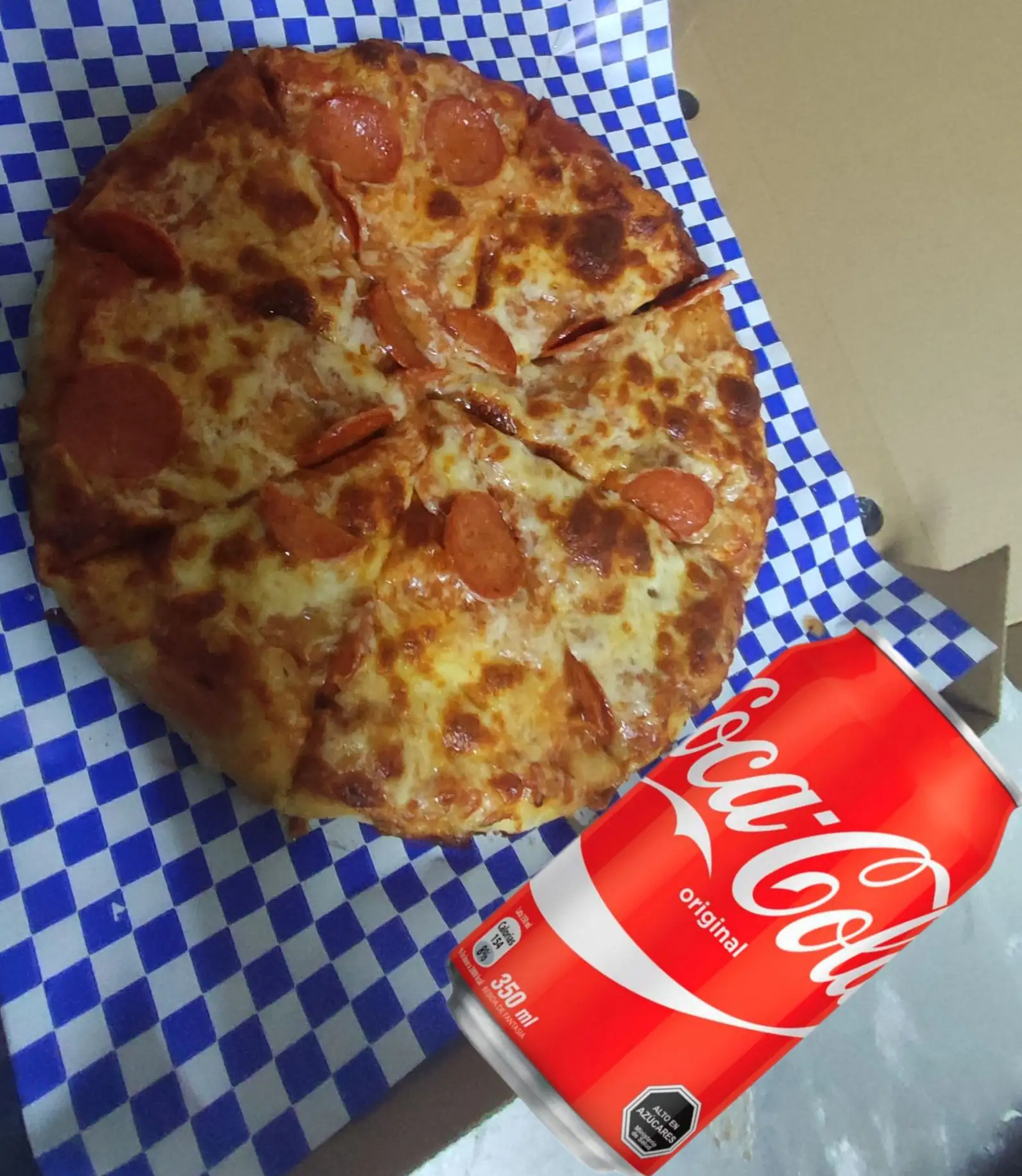 Pizza Vegetariana Pequeña + bebida lata 