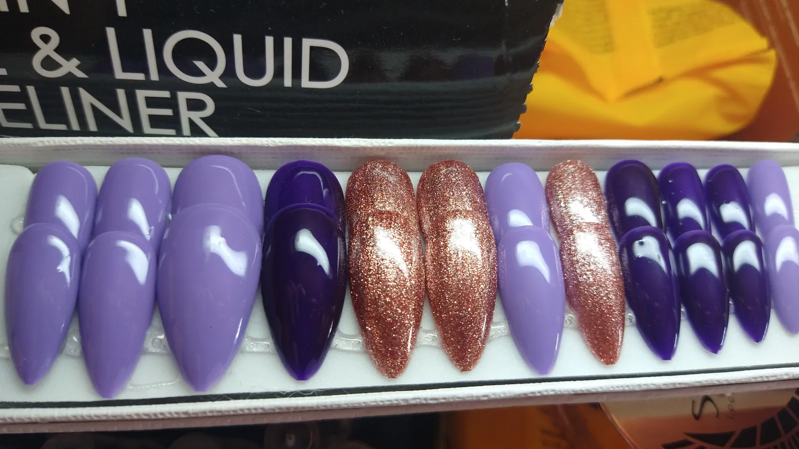 Uñas moradas 2