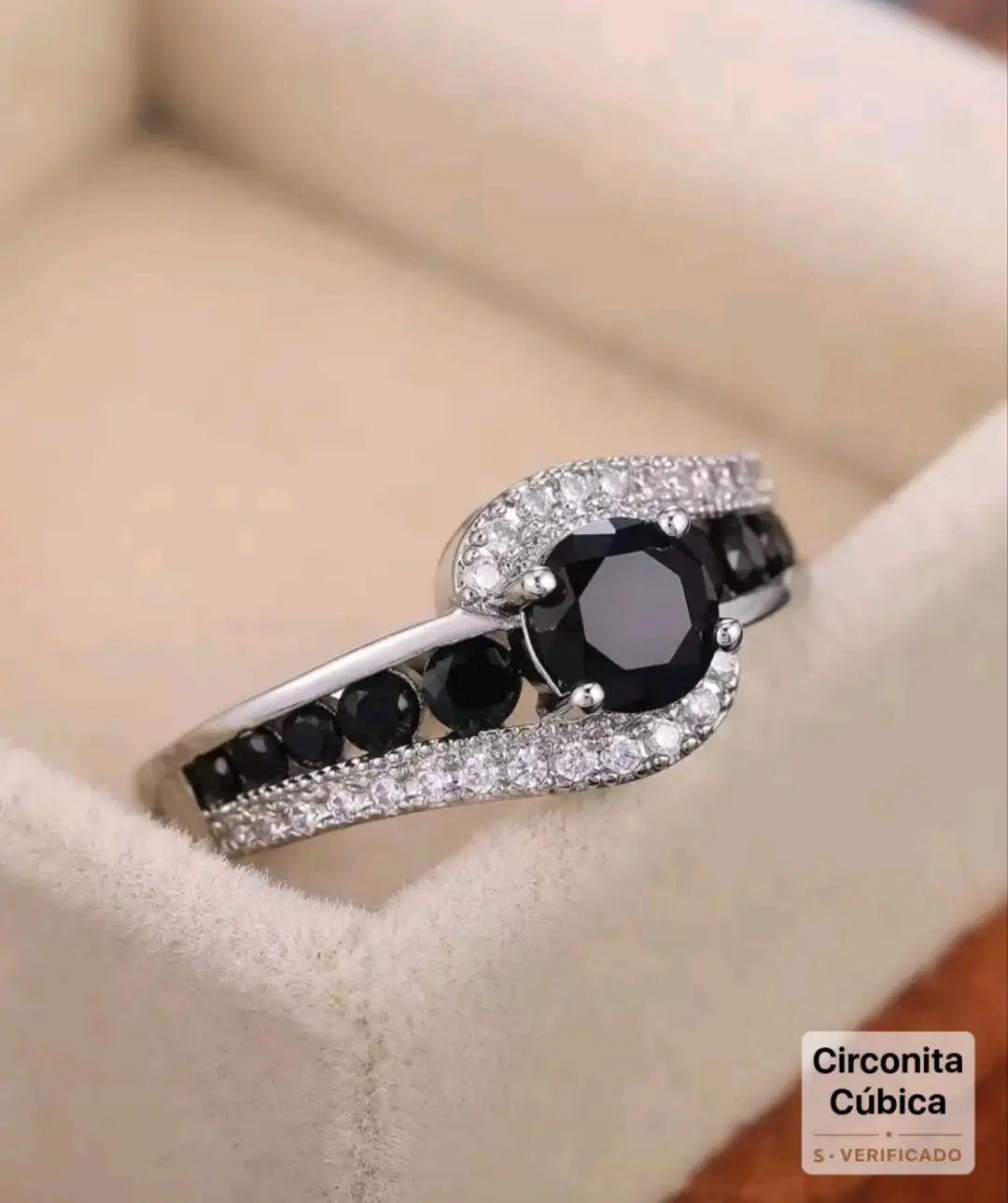 Anillo para mujer con gemas negras acero inoxidable  2