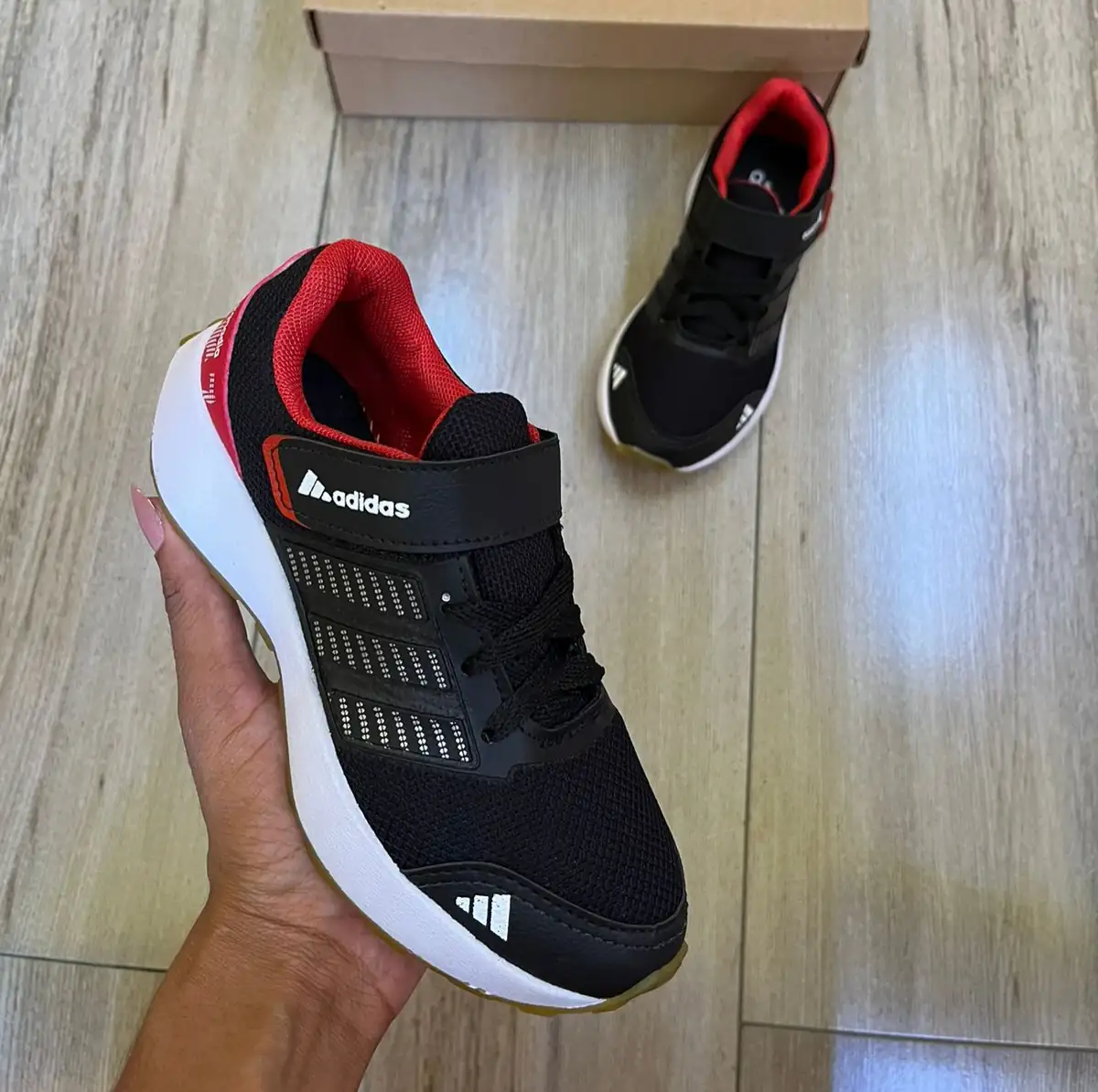 TÊNIS ADIDAS KANADIA  2