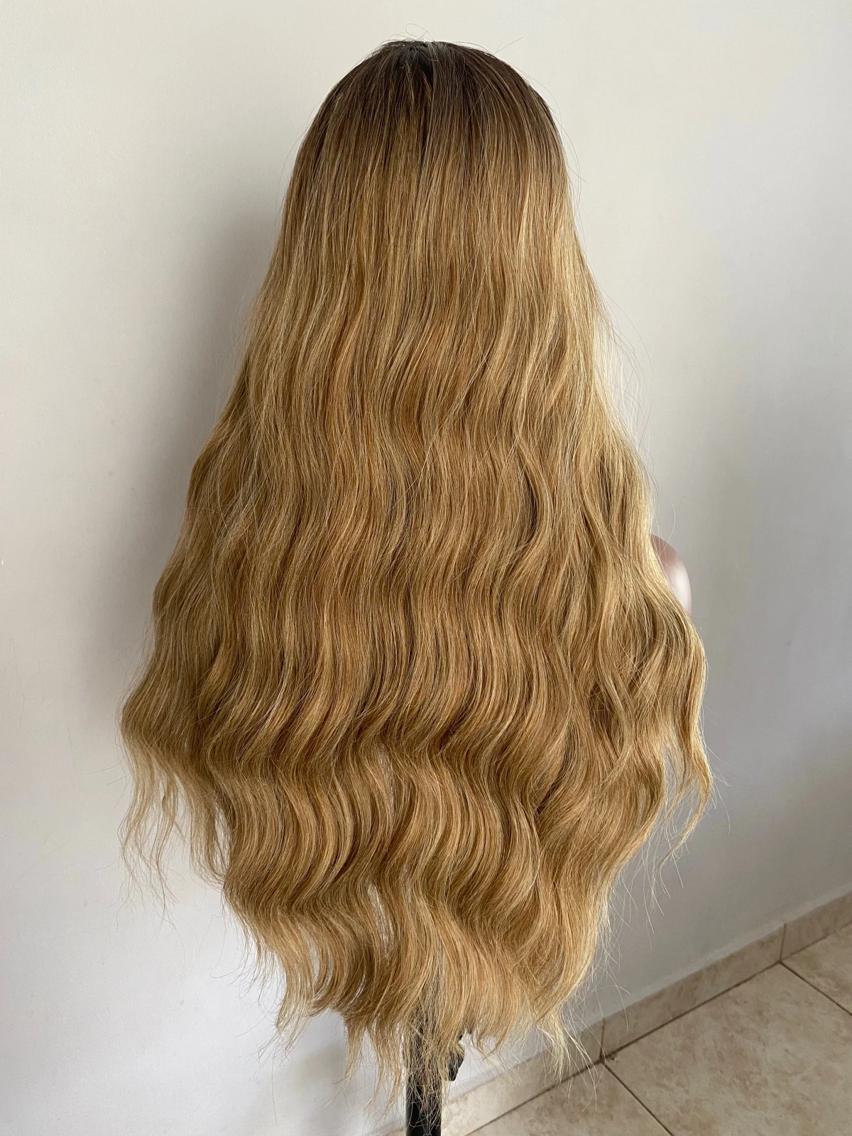 Peluca ondulada 28”  3