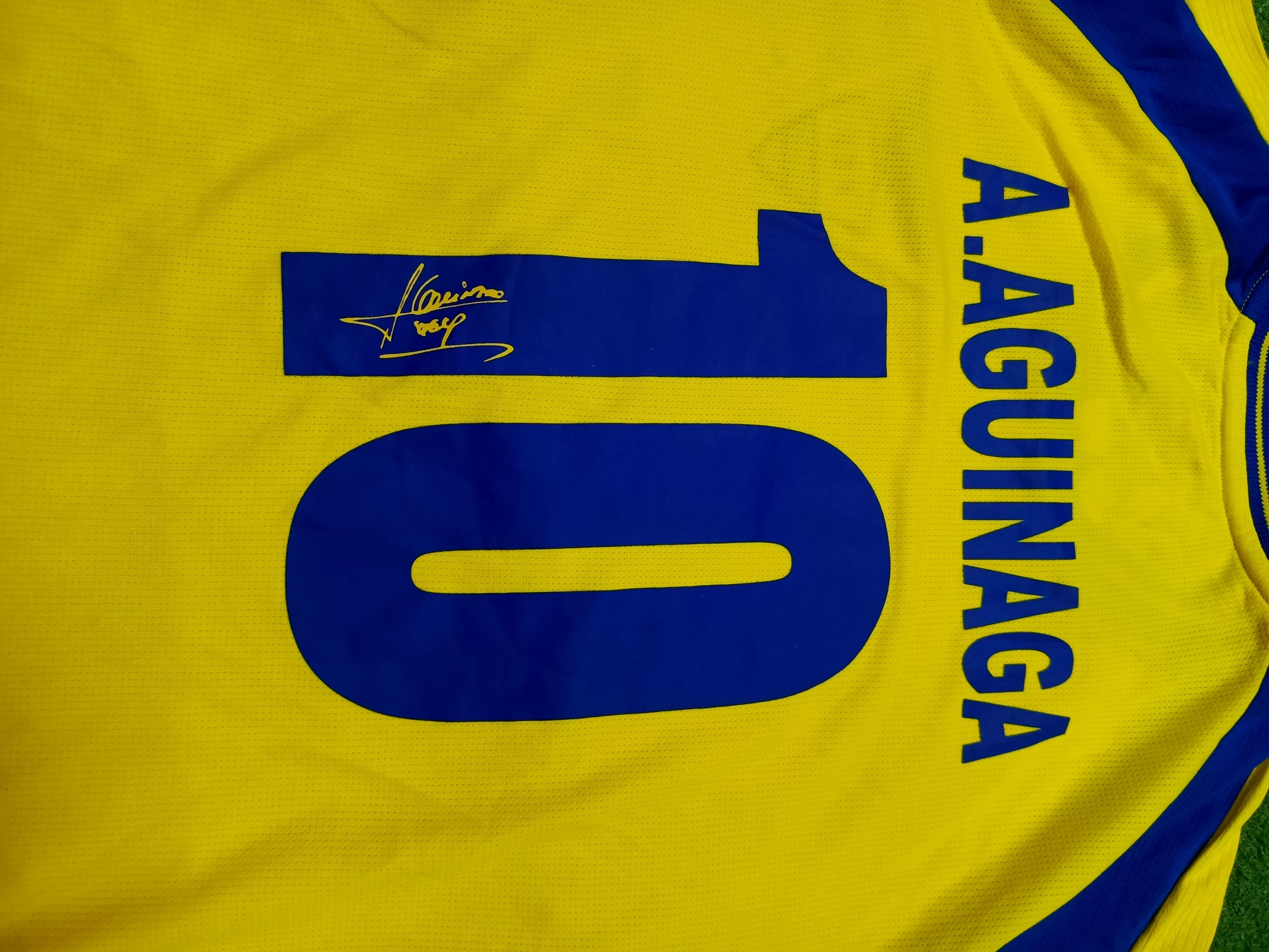 LEYENDA ECUADOR 2002 AGOTADO