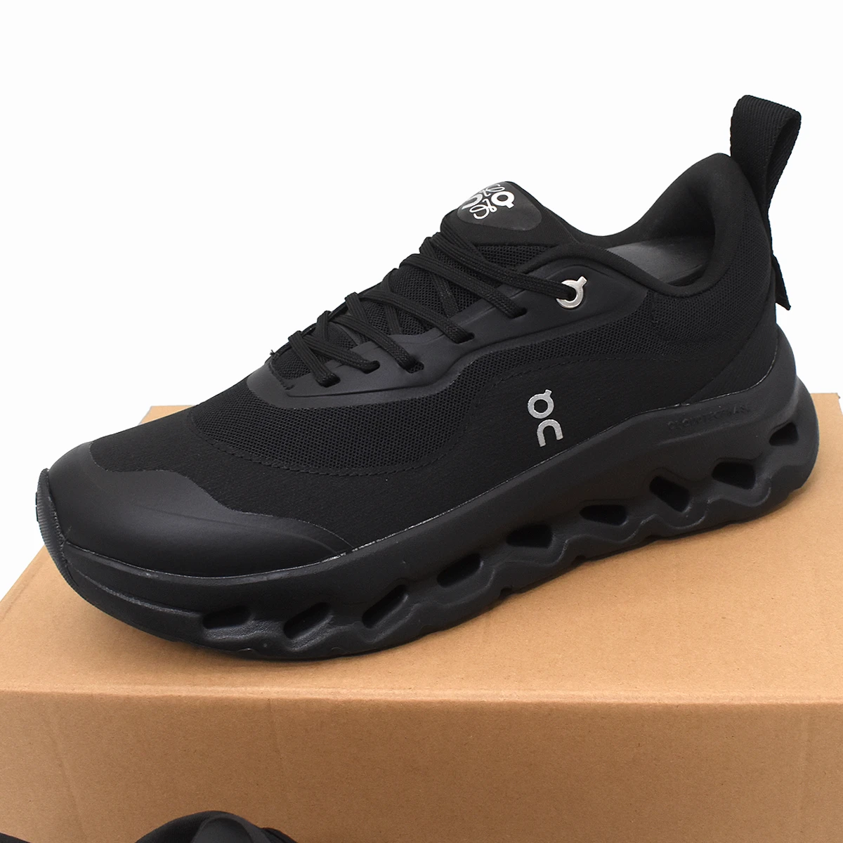 Tenis On Cloud LOWE 4