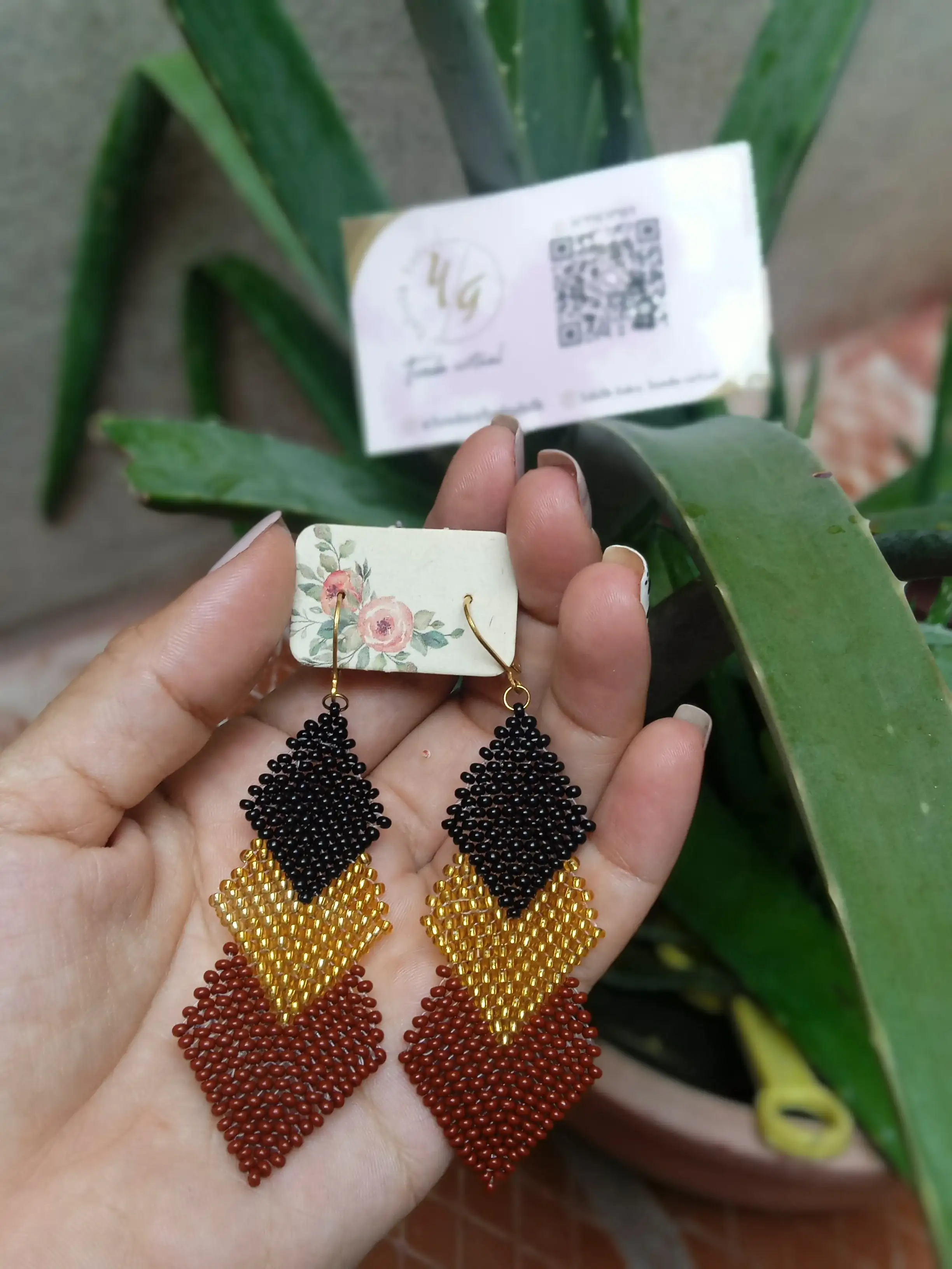 ARETE 3 ROMBOS NEGRO/DORADO/TERRACOTA 