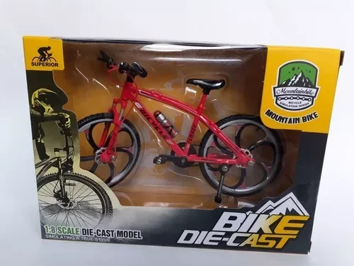 BICICLETAS (COLOR ROJO, NEGRO Y CELESTE?
