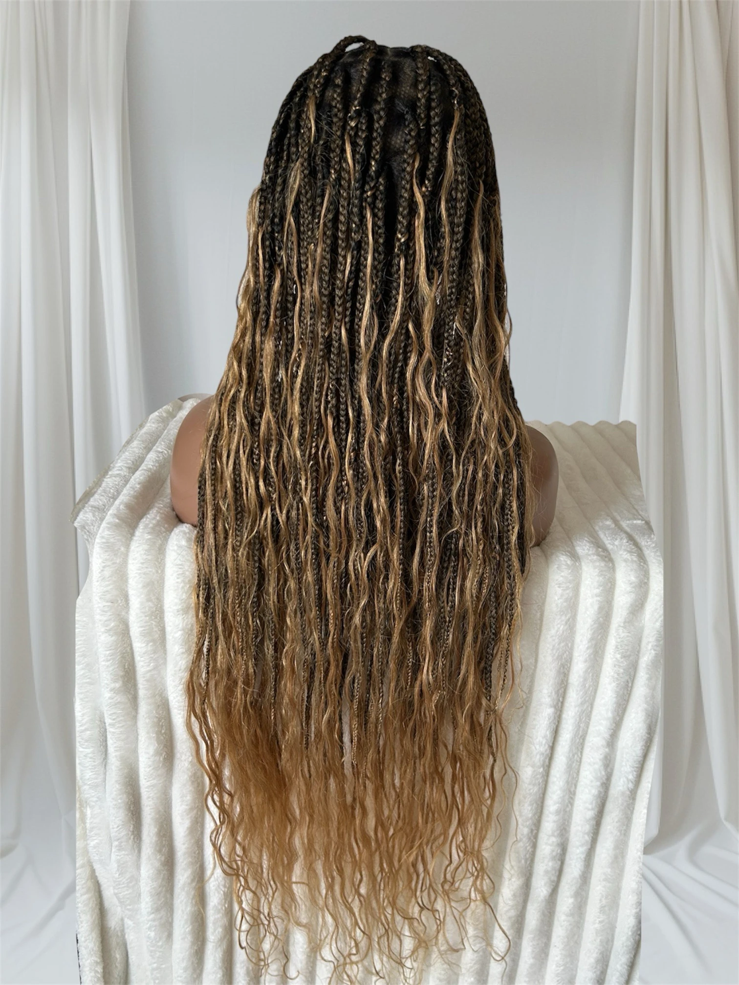 Peluca de Cabello Humano con Rizos Bohemios Atada a Mano de Encaje Completo HD - 36" Trenzas Sintéticas de Caja Pequeña Nivel Salón (100 Trenzas, Alta Densidad) Encaje Suizo HD Pre-Cortado 4