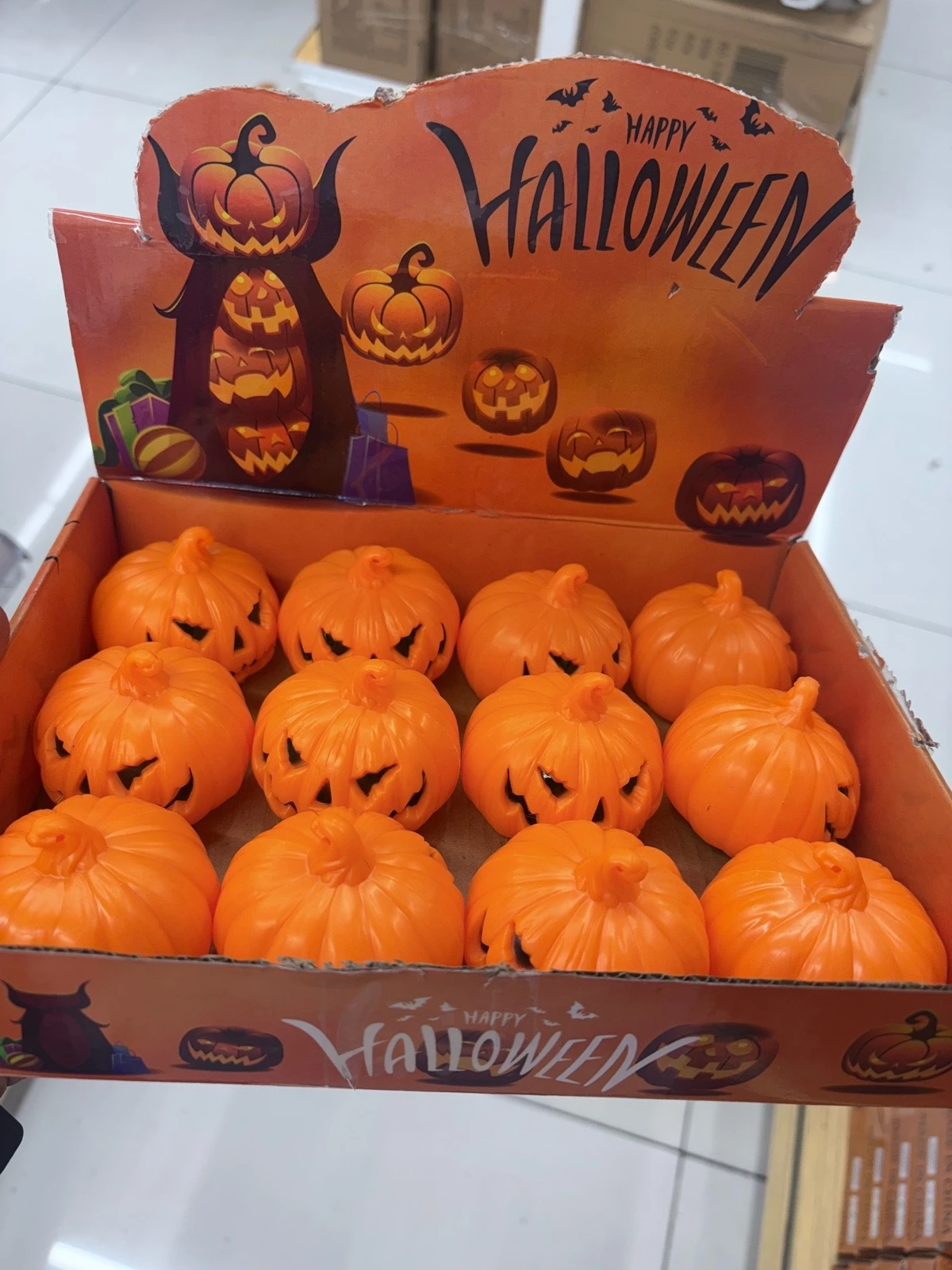 DOCENA DE VELAS LED EN FORMA DE CALABAZA  3