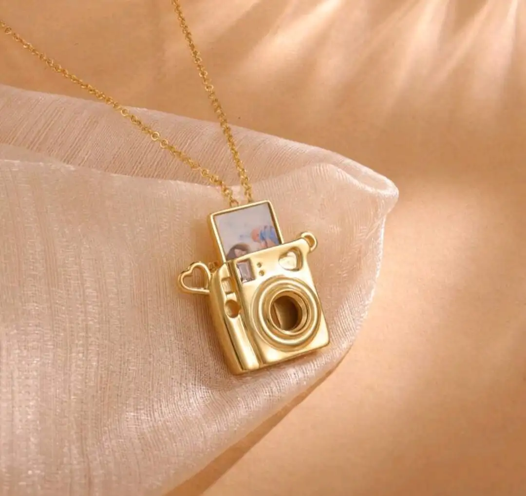Un collar con colgante personalizable con forma de cámara, un regalo especial para tu novia/amiga/madre/hija, un regalo para el Día del Padre, un regalo para papá, un collar con foto y cadena personalizada, adecuado para familia, parejas y mascotas, apto para uso diario, cumpleaños, San Valentín, aniversarios y otras ocasiones. 2