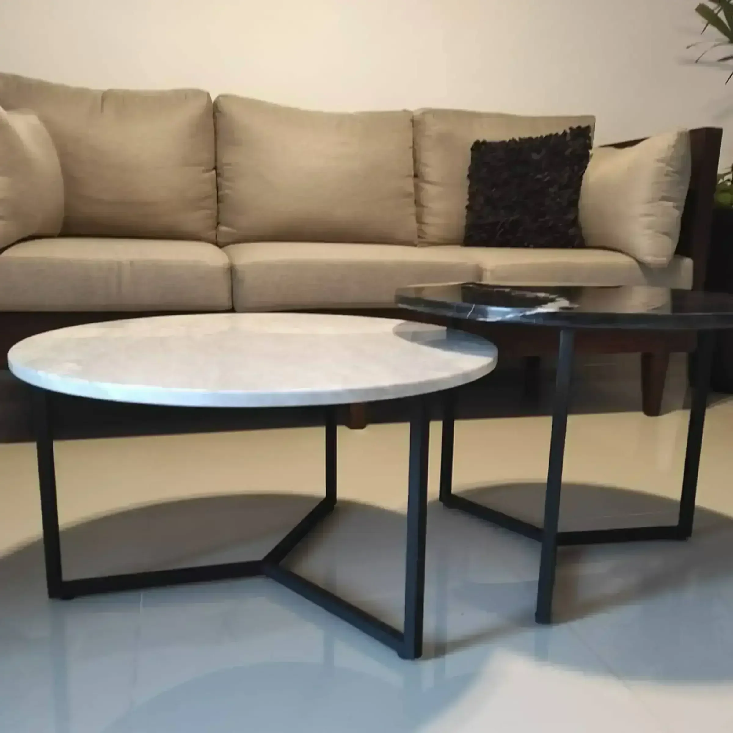 Mesa Cristy nido  70 y 50