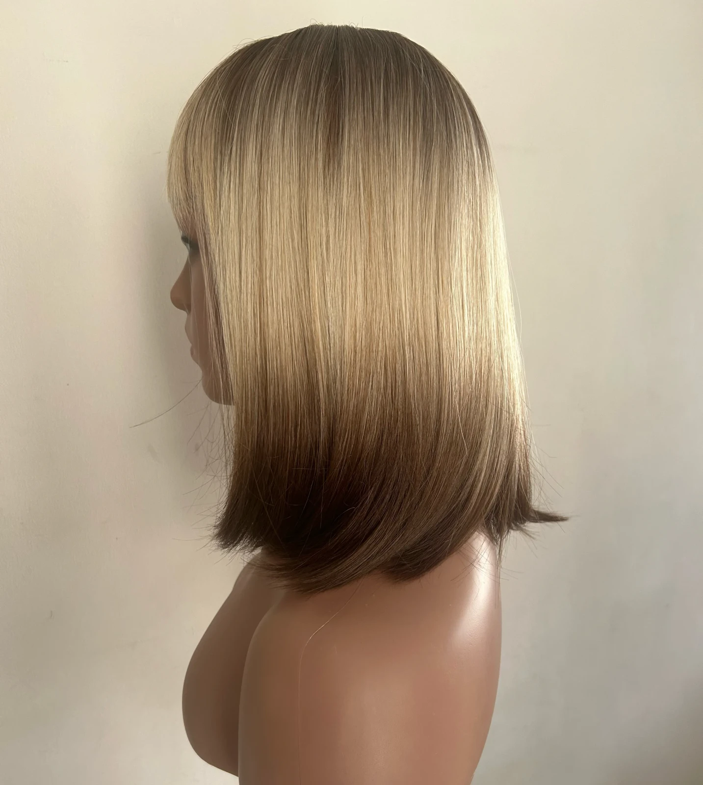 Peluca rubia Bob  con flequillo,  color marrón degradado rubio 4