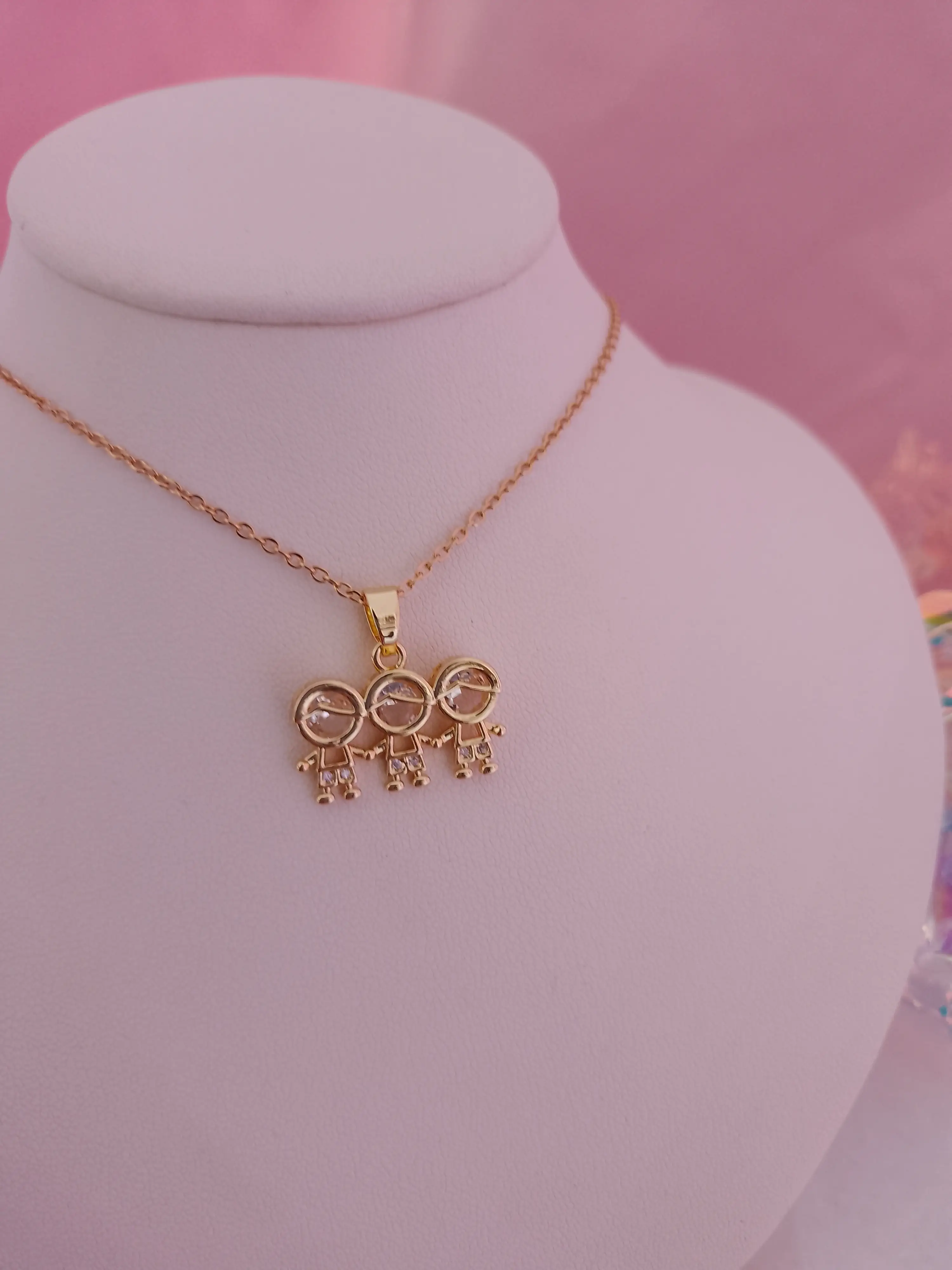 Collar 3 niños 