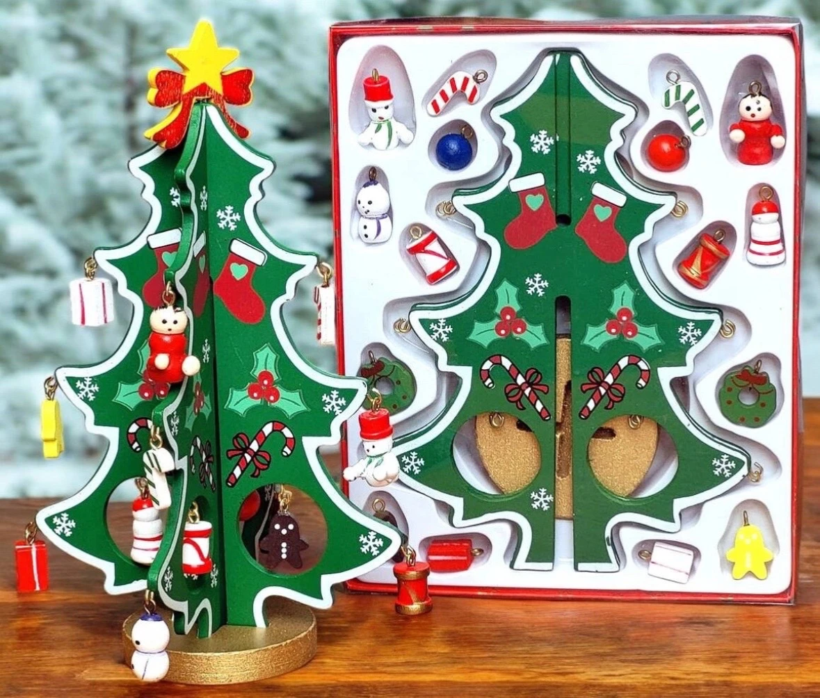 Árbol de Navidad Armable de Madera con Mini Adornos Colgantes – Decoración de Escritorio